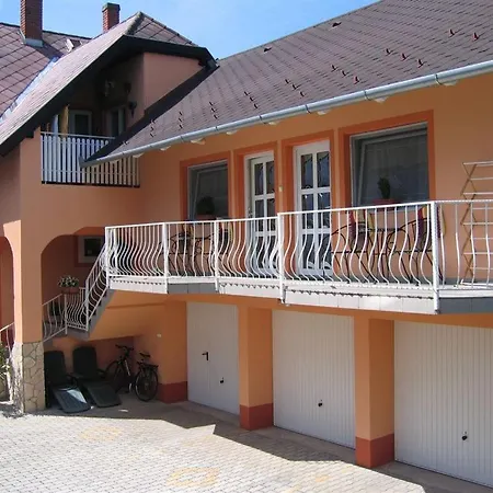 Szecsenyi Apartment