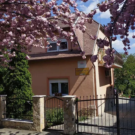 Szecsenyi *