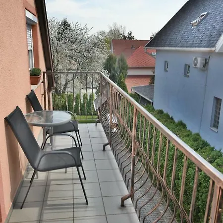 Szecsenyi Apartment