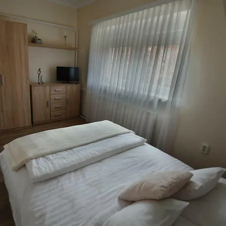 Apartment Szecsenyi *